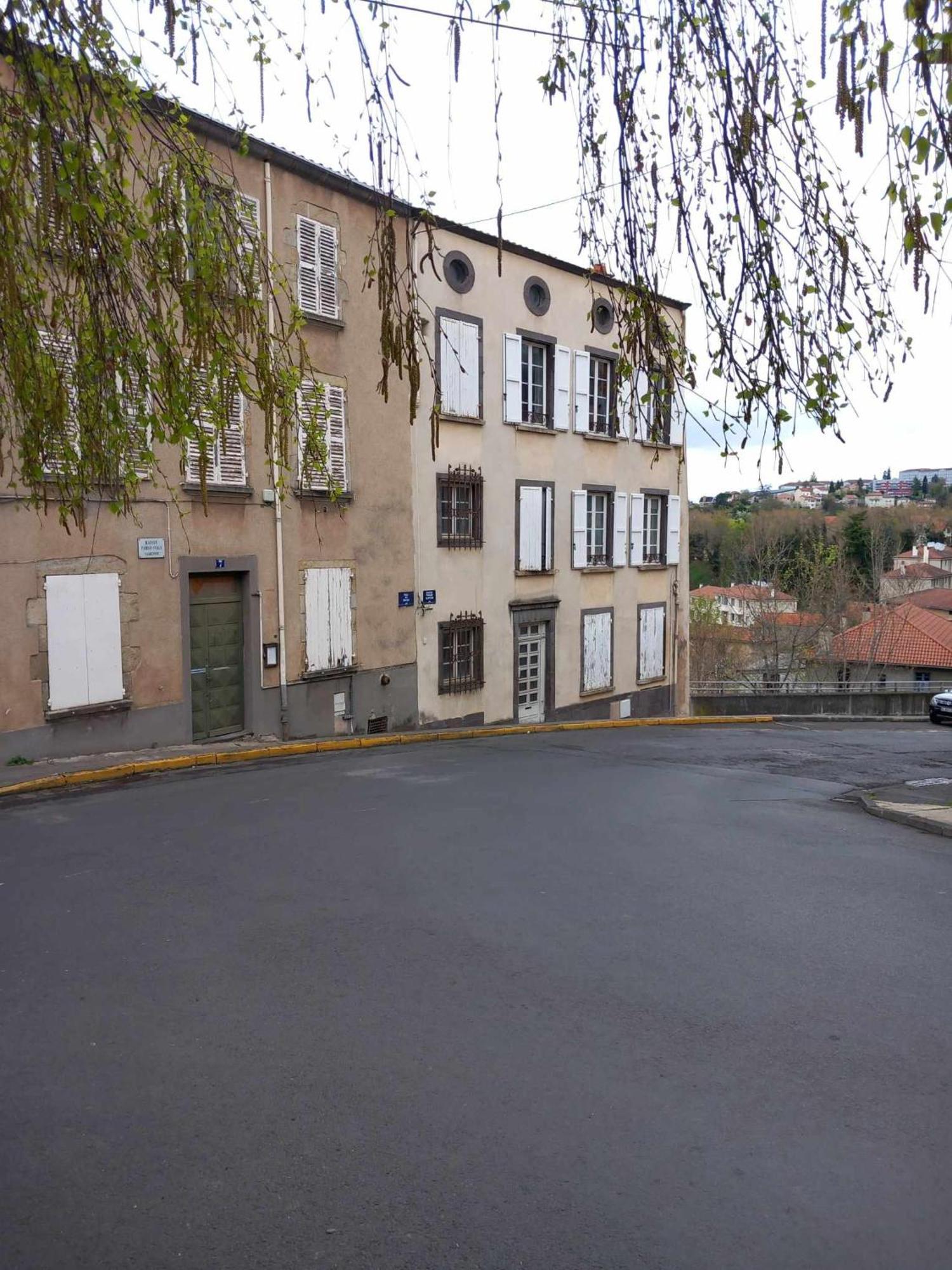 Apartamento Retour vers le passé Thiers Exterior foto